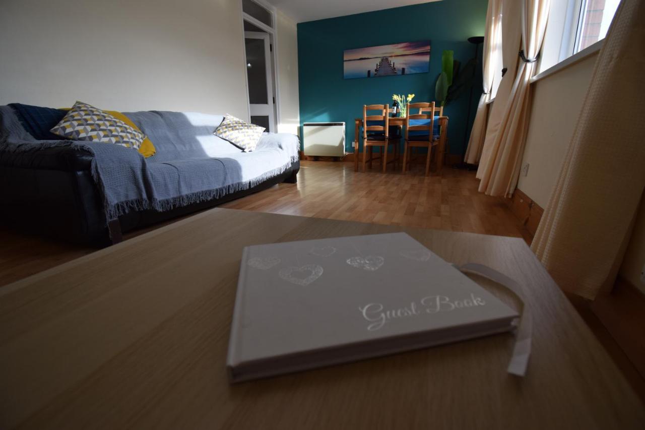 Prime Location Apartment Belfast Buitenkant foto