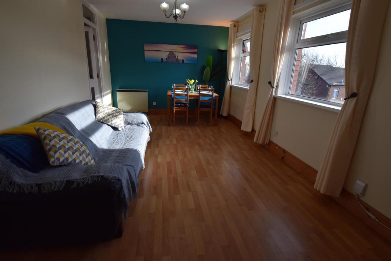 Prime Location Apartment Belfast Buitenkant foto